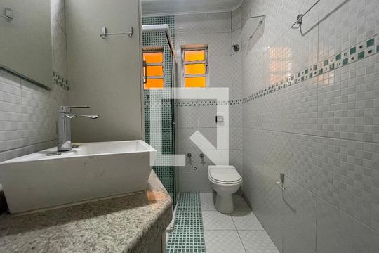 Banheiro da Suíte 1 de casa à venda com 5 quartos, 213m² em Vila Universitaria, São Paulo