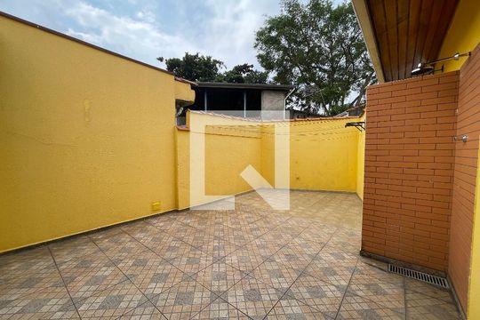 Quintal de casa à venda com 5 quartos, 213m² em Vila Universitaria, São Paulo