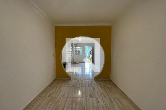 Sala de casa à venda com 5 quartos, 213m² em Vila Universitaria, São Paulo