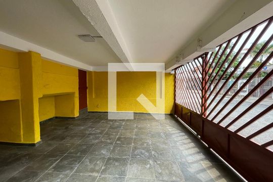 Garagem de casa à venda com 5 quartos, 213m² em Vila Universitaria, São Paulo