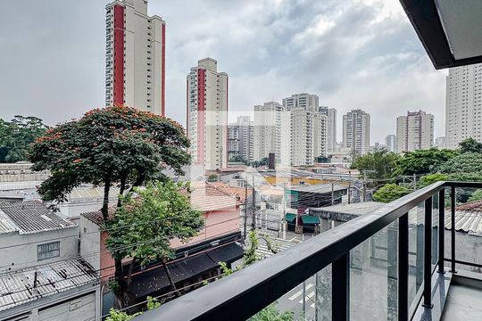 Varanda de kitnet/studio para alugar com 1 quarto, 33m² em Cambuci, São Paulo