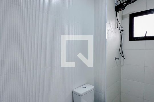 Banheiro de kitnet/studio para alugar com 1 quarto, 33m² em Cambuci, São Paulo