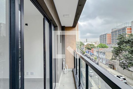 Varanda de kitnet/studio para alugar com 1 quarto, 33m² em Cambuci, São Paulo