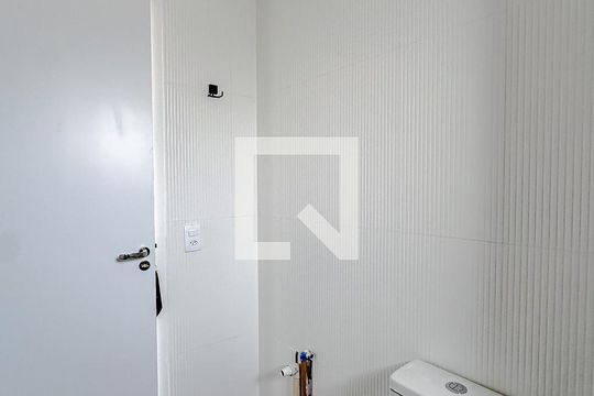 Banheiro de kitnet/studio para alugar com 1 quarto, 33m² em Cambuci, São Paulo
