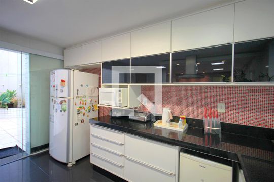 Cozinha de apartamento à venda com 5 quartos, 375m² em Buritis, Belo Horizonte