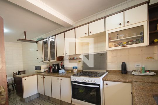 Cozinha de casa à venda com 4 quartos, 185m² em Vila Gustavo, São Paulo