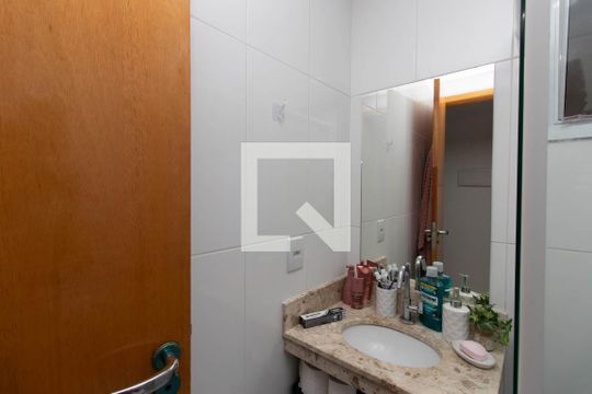 Banheiro de apartamento à venda com 1 quarto, 29m² em Parque Vitoria, São Paulo