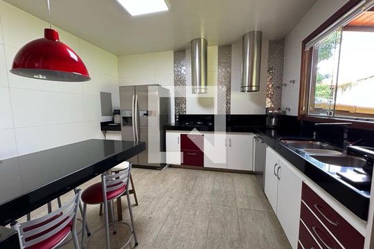 Cozinha de casa à venda com 4 quartos, 1000m² em Garças, Belo Horizonte