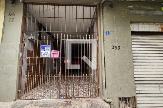 Fachada  de casa à venda com 7 quartos, 300m² em Jardim Veronia, São Paulo