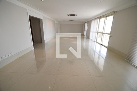 Apartamento à venda com 6 quartos, 500m² em Cambuí, Campinas