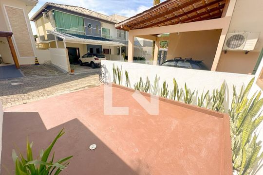Garagem de casa para alugar com 2 quartos, 86m² em Ingleses do Rio Vermelho, Florianópolis