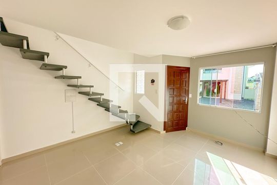 Sala de TV de casa para alugar com 2 quartos, 86m² em Ingleses do Rio Vermelho, Florianópolis