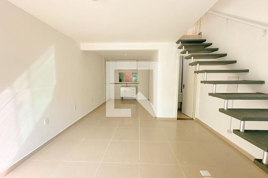 Sala de TV de casa para alugar com 2 quartos, 86m² em Ingleses do Rio Vermelho, Florianópolis