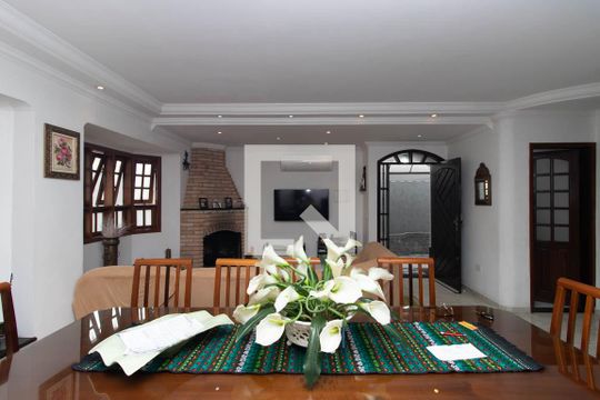 Sala de casa à venda com 4 quartos, 255m² em Vila Maria Alta, São Paulo