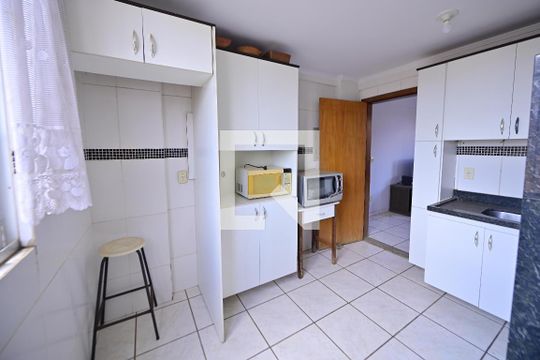 Cozinha de apartamento para alugar com 2 quartos, 70m² em Setor Sudoeste, Goiânia