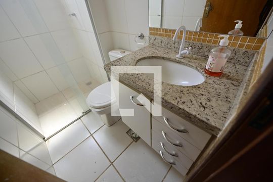 Banheiro Social de apartamento para alugar com 2 quartos, 70m² em Setor Sudoeste, Goiânia