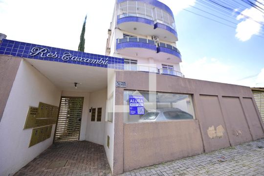 Fachada e Placa de apartamento para alugar com 2 quartos, 70m² em Setor Sudoeste, Goiânia