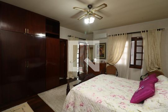 Suíte de casa à venda com 3 quartos, 296m² em Chácara Mafalda, São Paulo