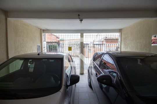 Garagem de casa à venda com 3 quartos, 145m² em Jardim Casa Pintada, São Paulo