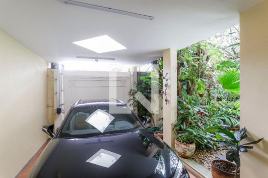 Garagem de casa à venda com 4 quartos, 660m² em Vila Clementino, São Paulo