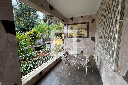 Varanda de casa à venda com 4 quartos, 160m² em Piedade, Rio de Janeiro