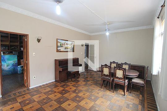 Sala de casa à venda com 4 quartos, 160m² em Piedade, Rio de Janeiro