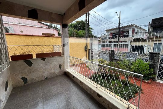 Varanda de casa à venda com 4 quartos, 160m² em Piedade, Rio de Janeiro