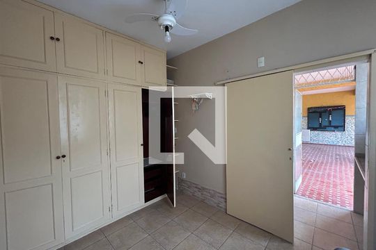 Quarto de Serviço de casa à venda com 4 quartos, 160m² em Piedade, Rio de Janeiro