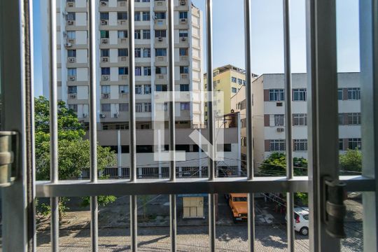 Vista do Quarto 2 de apartamento à venda com 2 quartos, 120m² em Olaria, Rio de Janeiro