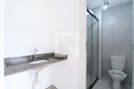 Banheiro de apartamento para alugar com 2 quartos, 35m² em Várzea da Barra Funda, São Paulo