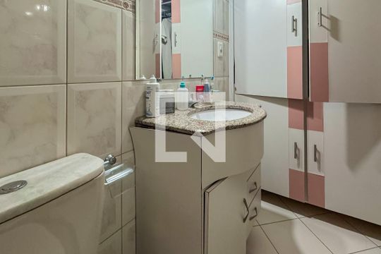 Banheiro da Suíte 1 de casa à venda com 4 quartos, 210m² em Nova Gameleira, Belo Horizonte