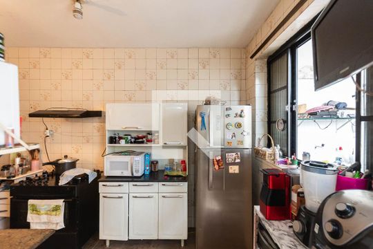Cozinha de casa à venda com 3 quartos, 400m² em Riachuelo, Rio de Janeiro