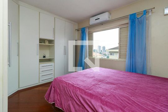 Suíte de casa à venda com 3 quartos, 264m² em Jardim Monte Azul, São Paulo