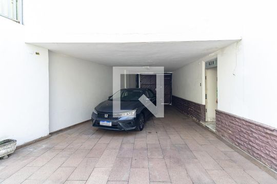 Garagem de casa à venda com 4 quartos, 340m² em Liberdade, São Paulo