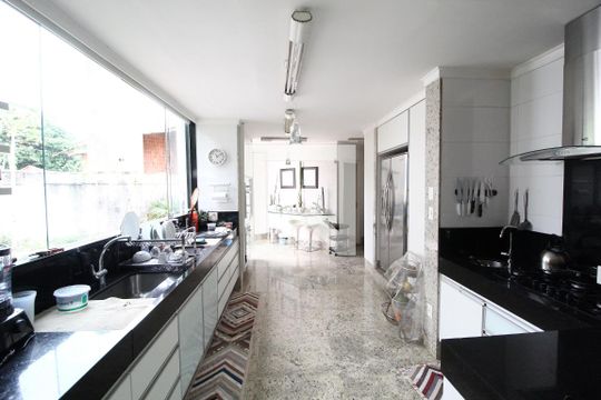 Cozinha de casa para alugar com 7 quartos, 600m² em Morada da Colina, Uberlândia