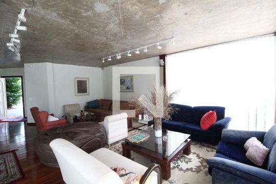 Sala de casa para alugar com 7 quartos, 600m² em Morada da Colina, Uberlândia