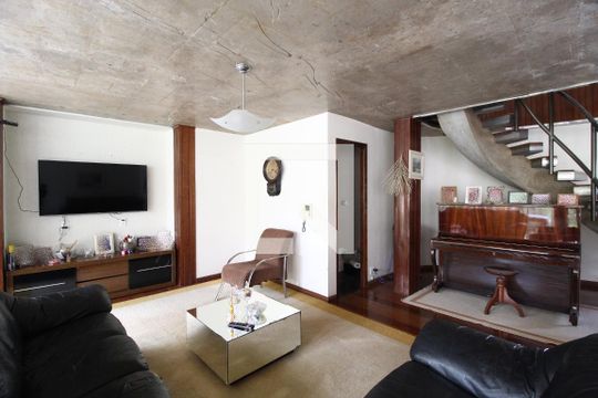 Sala de casa para alugar com 7 quartos, 600m² em Morada da Colina, Uberlândia