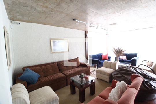 Sala de casa para alugar com 7 quartos, 600m² em Morada da Colina, Uberlândia