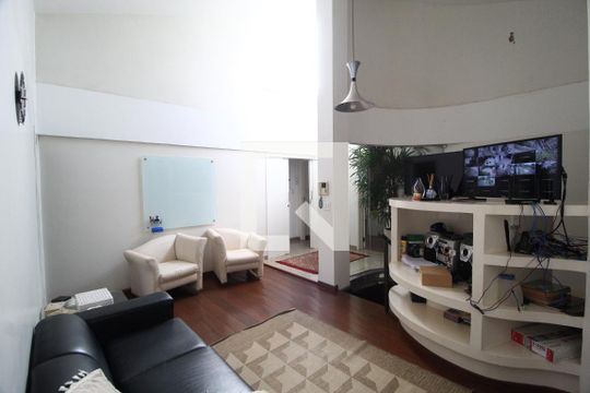 Sala de casa para alugar com 7 quartos, 600m² em Morada da Colina, Uberlândia