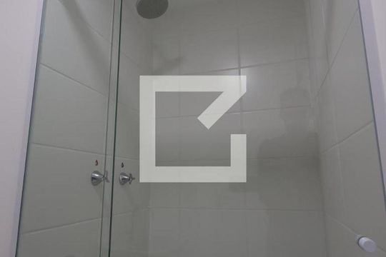 Banheiro de apartamento à venda com 2 quartos, 34m² em Vila Tolstoi, São Paulo