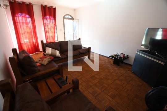 Sala de casa para alugar com 3 quartos, 177m² em Taquaral, Campinas