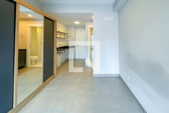 Studio de kitnet/studio para alugar com 1 quarto, 25m² em Cerqueira César, São Paulo