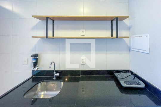 Studio de kitnet/studio para alugar com 1 quarto, 25m² em Cerqueira César, São Paulo