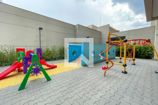 Área comum - Playground de kitnet/studio para alugar com 1 quarto, 25m² em Cerqueira César, São Paulo