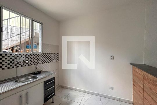 Cozinha de casa para alugar com 1 quarto, 55m² em Vila Zat, São Paulo