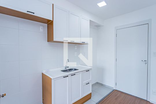 Sala/Cozinha de apartamento à venda com 2 quartos, 41m² em Vila Marina, São Paulo