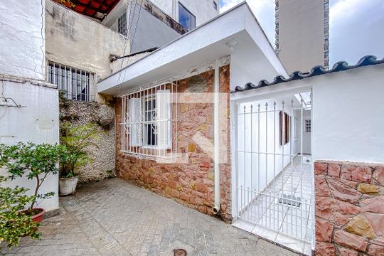 Área externa de casa à venda com 2 quartos, 72m² em Vila Santo Estevão, São Paulo