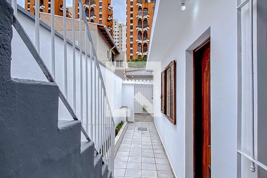 Área externa de casa à venda com 2 quartos, 72m² em Vila Santo Estevão, São Paulo