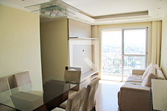 Sala de apartamento para alugar com 3 quartos, 64m² em Ponte Grande, Guarulhos