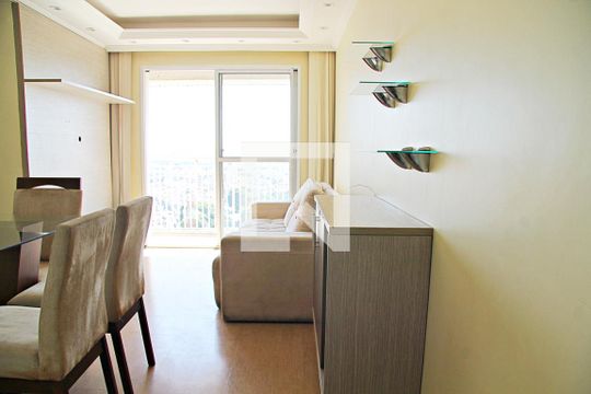 Sala de apartamento para alugar com 3 quartos, 64m² em Ponte Grande, Guarulhos
